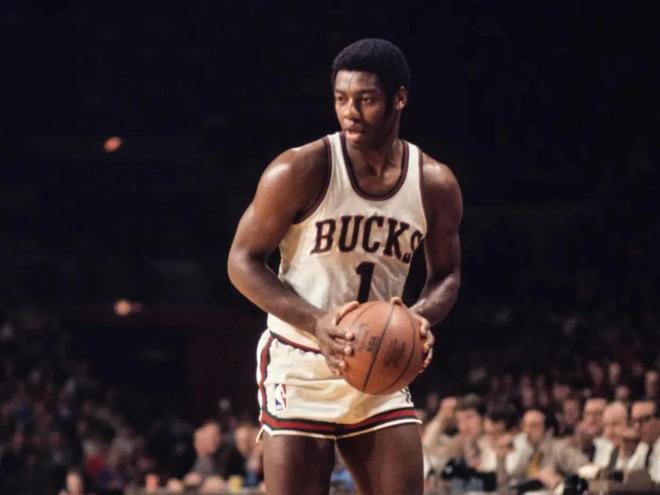 键时刻挺身 键时刻挺身