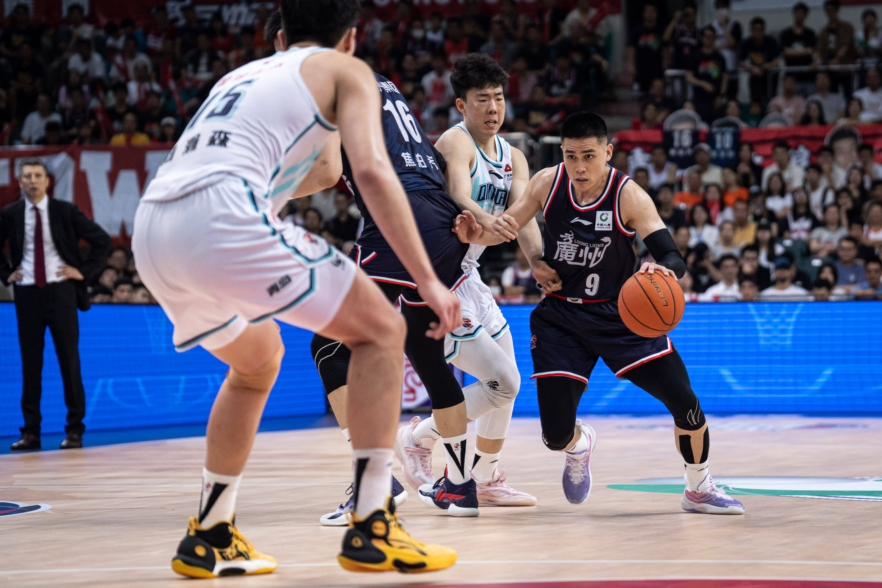 需要依赖某 需要依赖某